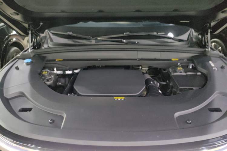 Used Li Auto L7 2023 Pro Model Engine Bay