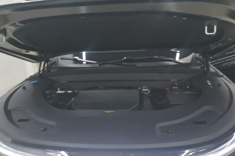 Used Li Auto L7 2023 Max model Engine Bay