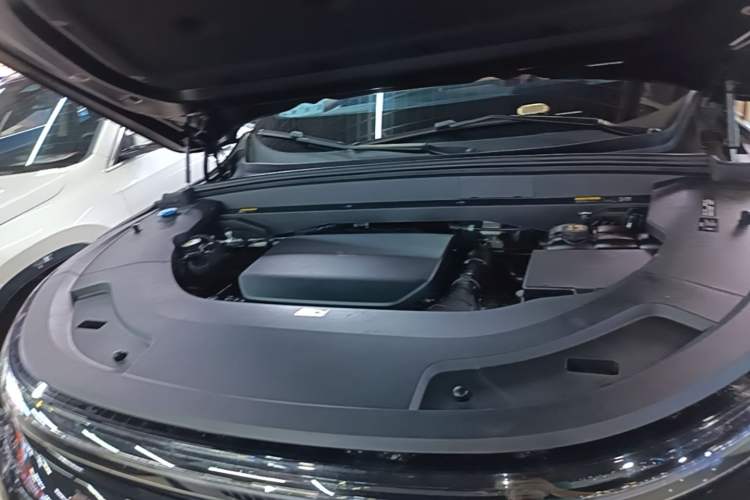 Used Li Auto L7 2023 Max model Engine Bay