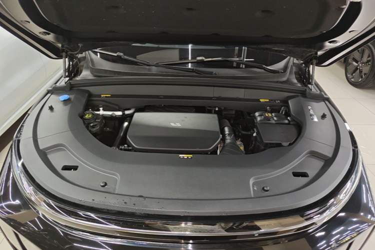 Used Li Auto L7 2023 Pro Model Engine Bay