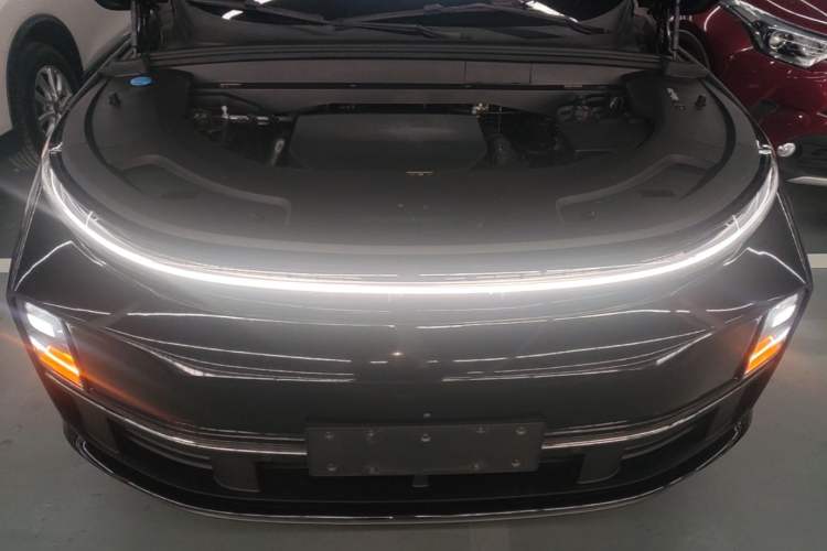 Used Li Auto L7 2023 Pro Model Engine Bay