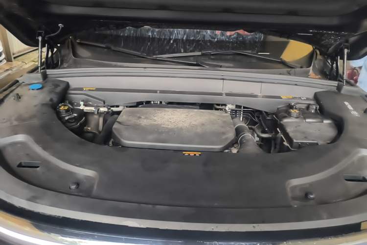 Used Li Auto L7 2023 Pro Model Engine Bay