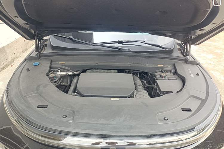 Used Li Auto L7 2023 Pro Model Engine Bay