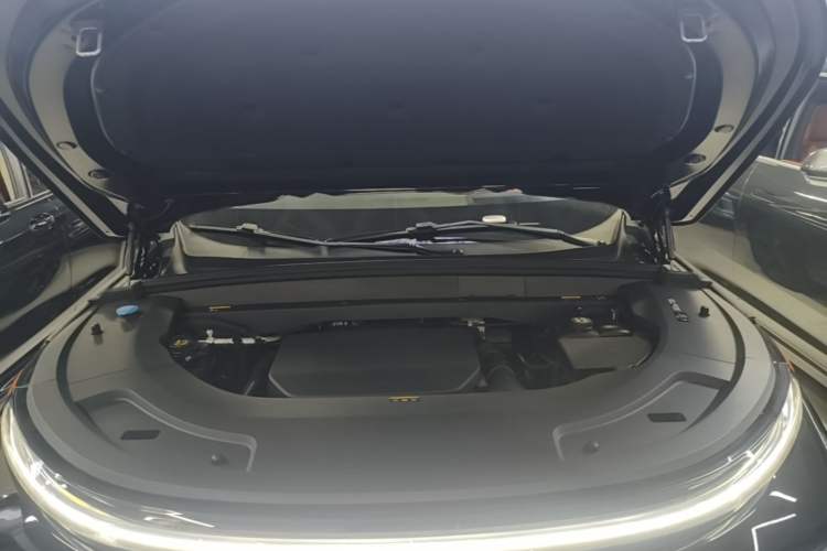 Used Li Auto L7 2023 Pro Model Engine Bay