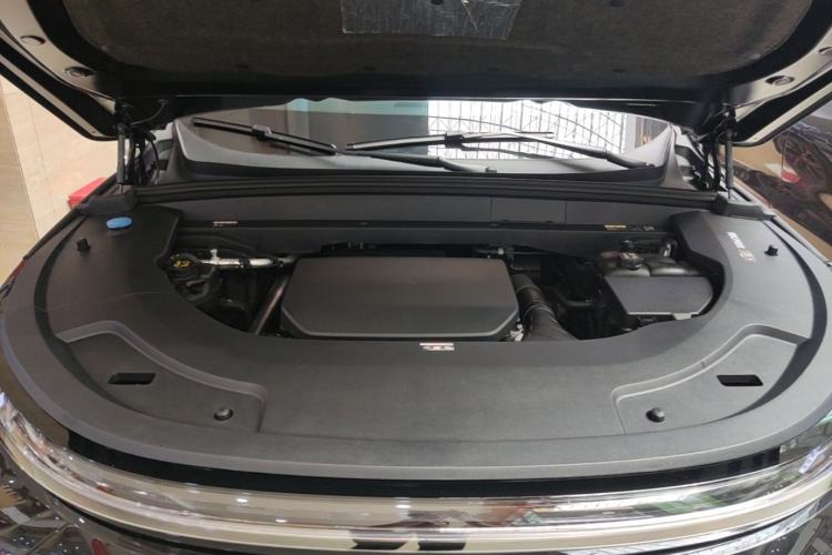 Used Li Auto L7 2023 Pro Model Engine Bay