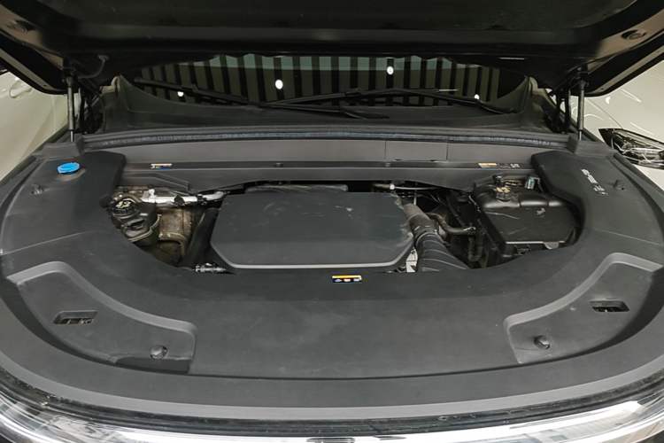 Used Li Auto L7 2023 Pro Model Engine Bay