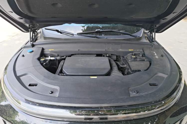 Used Li Auto L7 2023 Pro Model Engine Bay