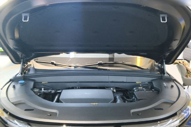 Used Li Auto L7 2023 Pro Model Engine Bay