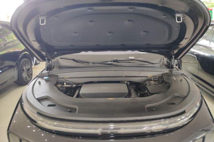 Used Li Auto L7 2023 Pro Model Engine Bay