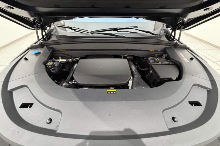 Used Li Auto L7 2023 Pro Model Engine Bay