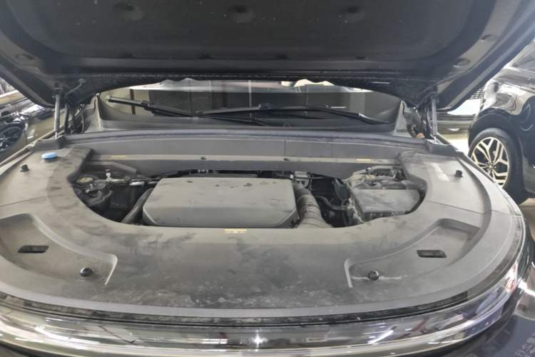 Used Li Auto L7 2023 Pro Model Engine Bay
