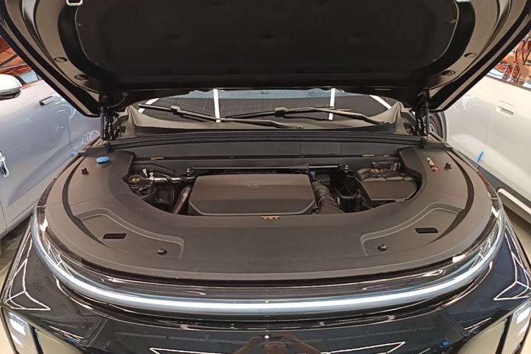 Used Li Auto L7 2023 Pro Model Engine Bay