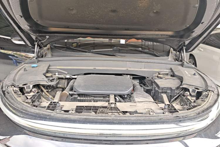 Used Li Auto L7 2023 Pro Model Engine Bay