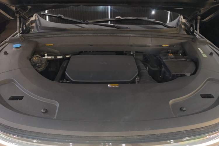 Used Li Auto L7 2023 Pro Model Engine Bay