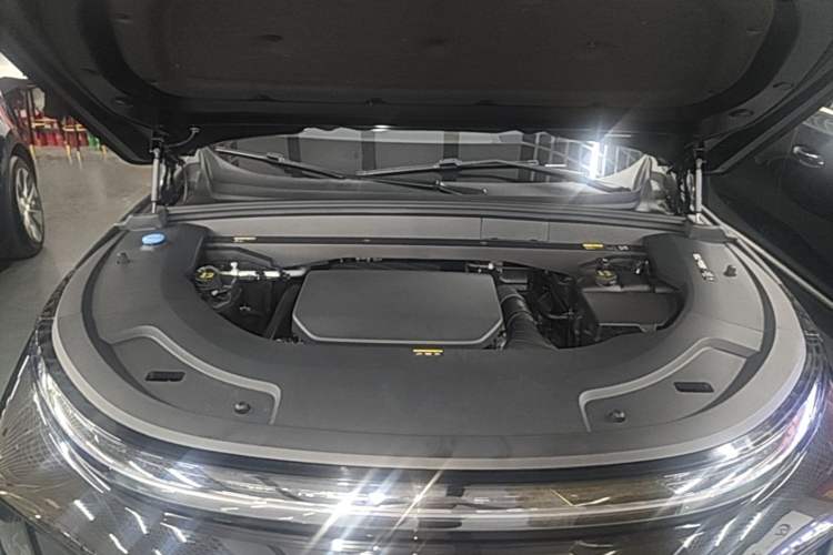 Used Li Auto L7 2023 Air model Engine Bay