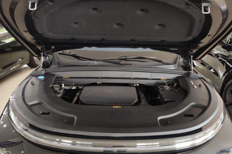 Used Li Auto L7 2023 Pro Model Engine Bay