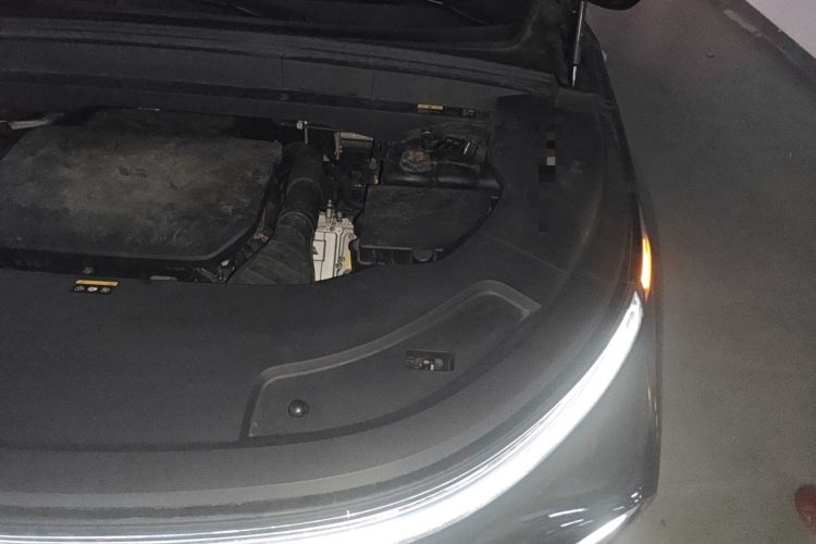 Used Li Auto L7 2023 Pro Model Engine Bay Left