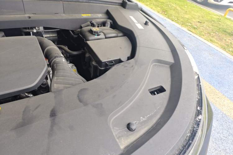Used Li Auto L7 2023 Pro Model Engine Bay Left