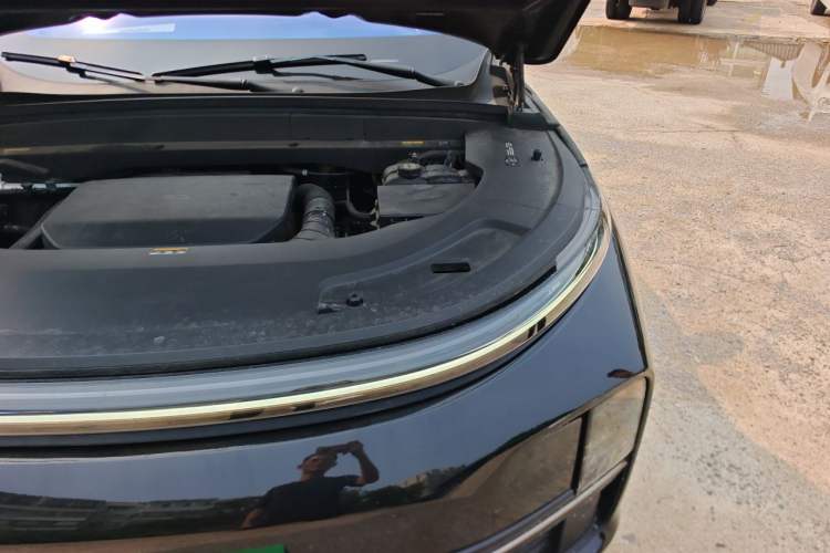 Used Li Auto L7 2023 Pro Model Engine Bay Left
