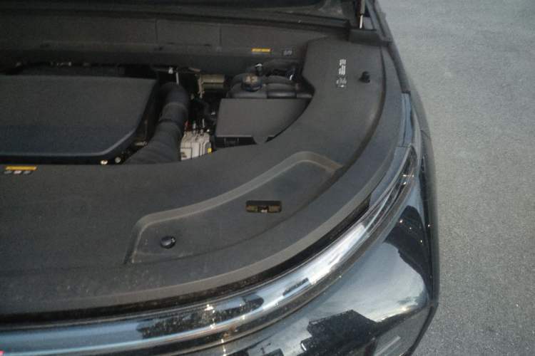 Used Li Auto L7 2023 Pro Model Engine Bay Left