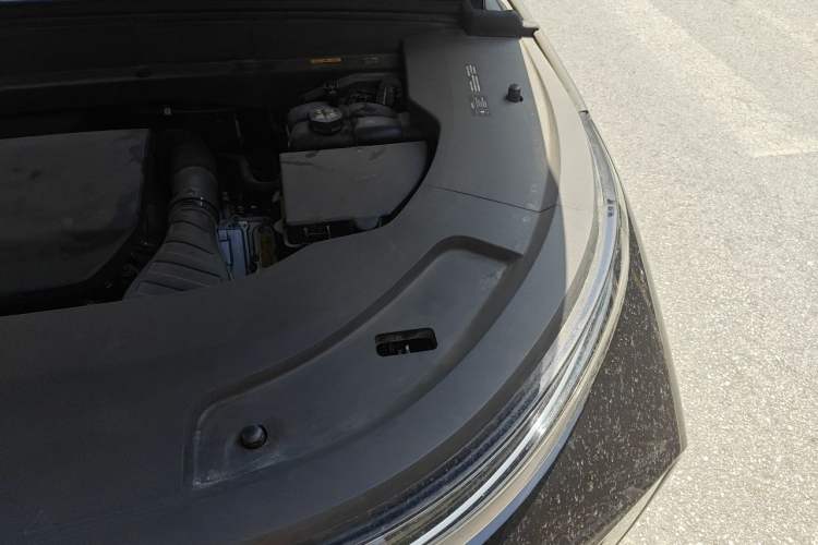 Used Li Auto L7 2023 Pro Model Engine Bay Left