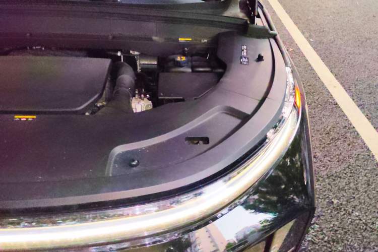 Used Li Auto L7 2023 Pro Model Engine Bay Left
