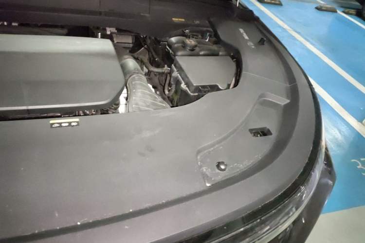 Used Li Auto L7 2023 Pro Model Engine Bay Left