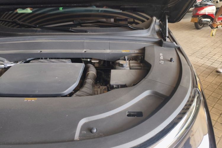 Used Li Auto L7 2023 Pro Model Engine Bay Left