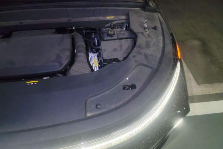 Used Li Auto L7 2023 Pro Model Engine Bay Left