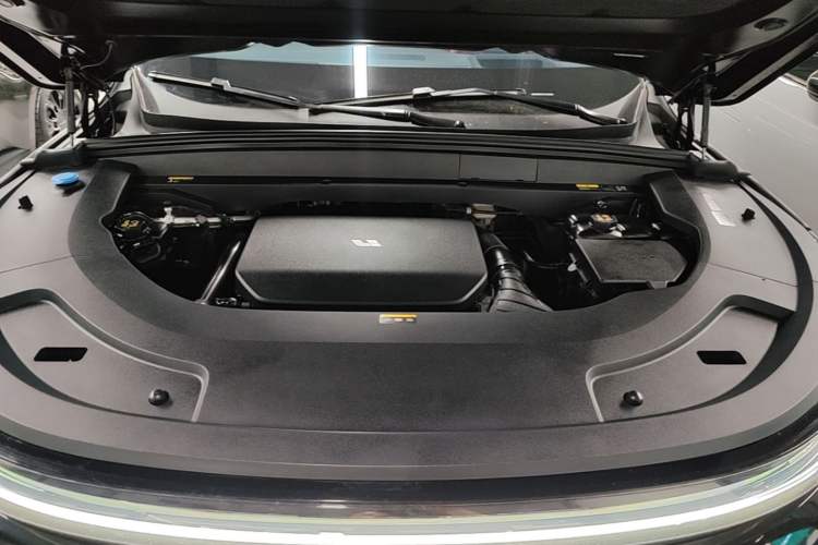 Used Li Auto L7 2023 Pro Model Engine Bay