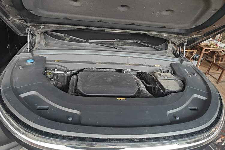 Used Li Auto L7 2023 Pro Model Engine Bay