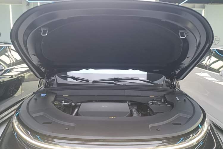 Used Li Auto L7 2023 Pro Model Engine Bay