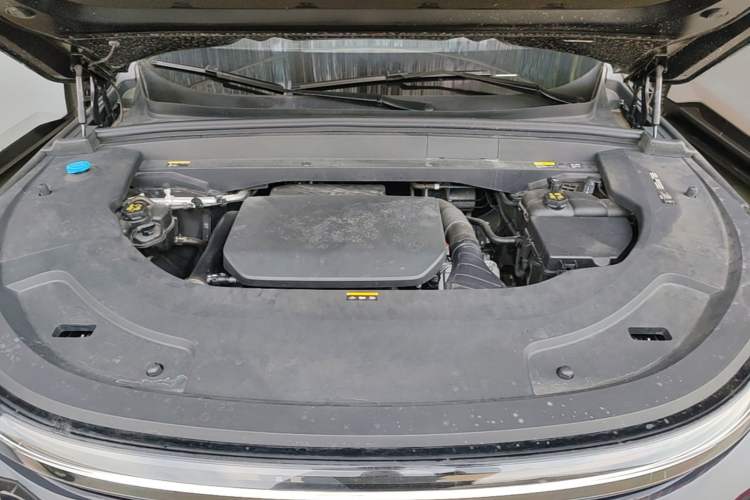Used Li Auto L7 2023 Pro Model Engine Bay