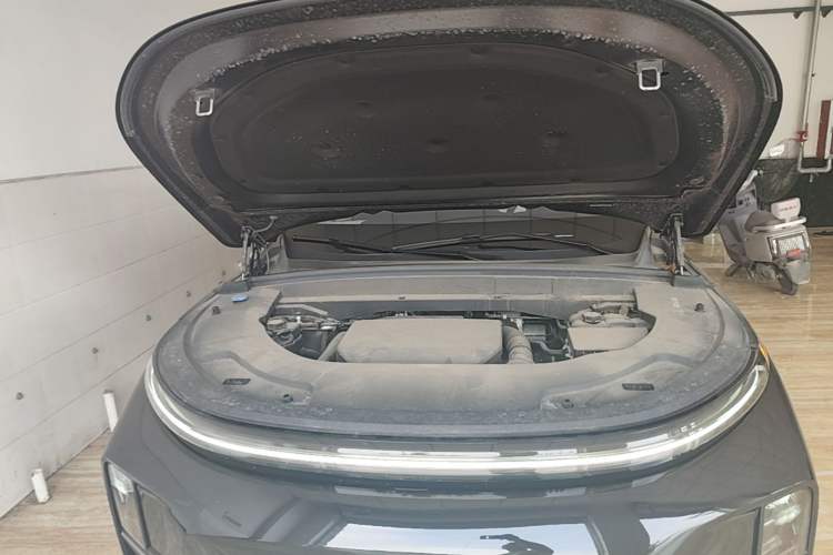 Used Li Auto L7 2023 Pro Model Engine Bay