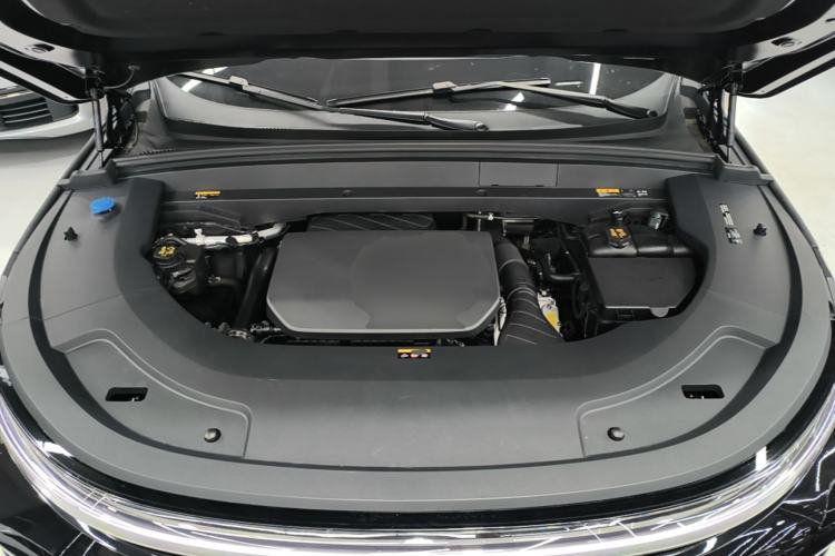 Used Li Auto L7 2023 Pro Model Engine Bay