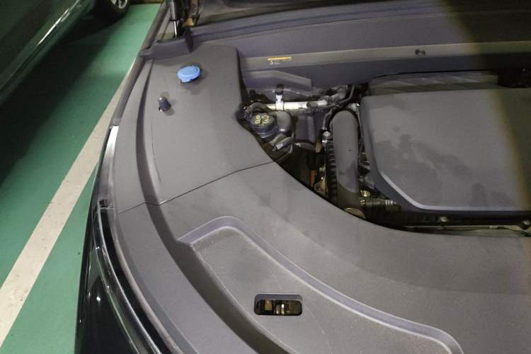 Used Li Auto L7 2023 Max model Engine Bay Right