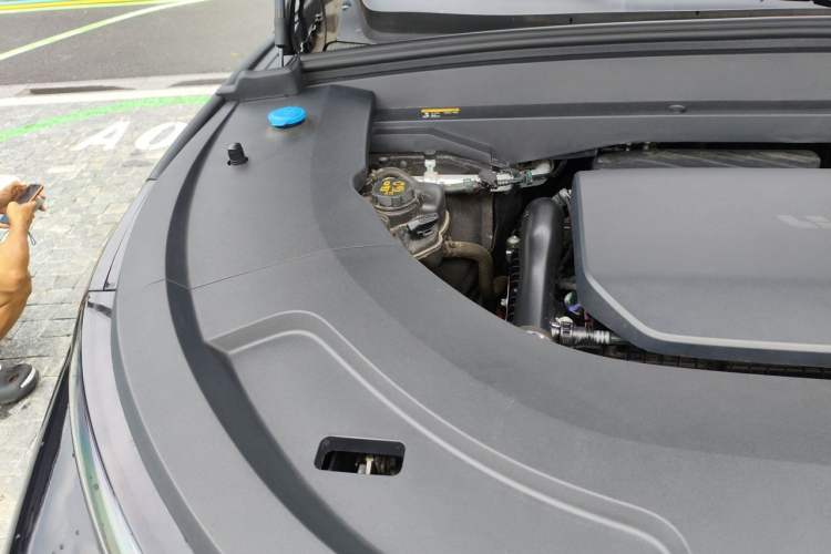 Used Li Auto L7 2023 Pro Model Engine Bay Right
