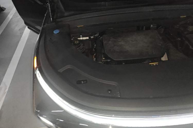 Used Li Auto L7 2023 Pro Model Engine Bay Right