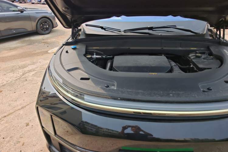 Used Li Auto L7 2023 Pro Model Engine Bay Right
