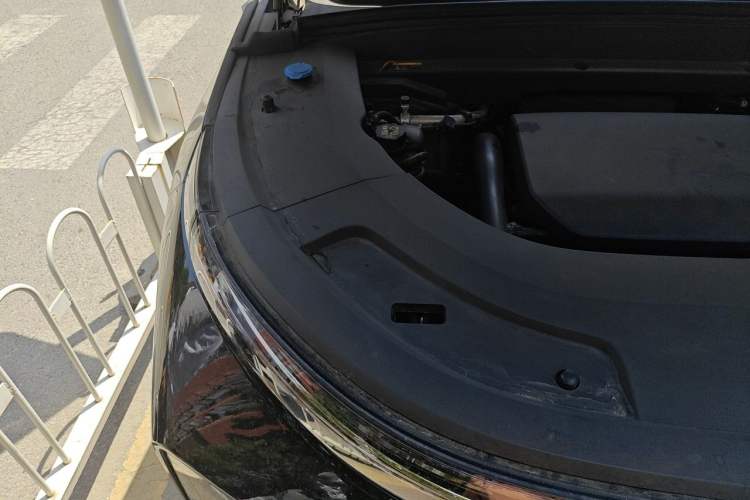 Used Li Auto L7 2023 Pro Model Engine Bay Right