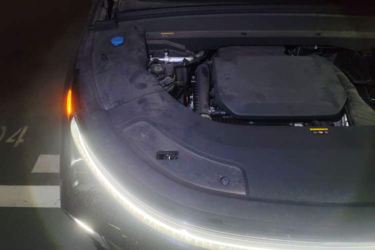 Used Li Auto L7 2023 Pro Model Engine Bay Right