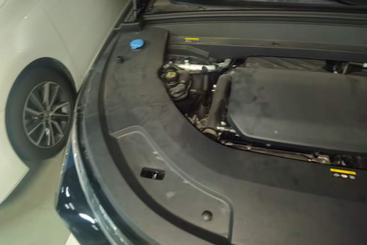 Used Li Auto L7 2023 Pro Model Engine Bay Right