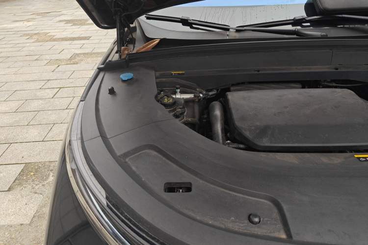 Used Li Auto L7 2023 Pro Model Engine Bay Right