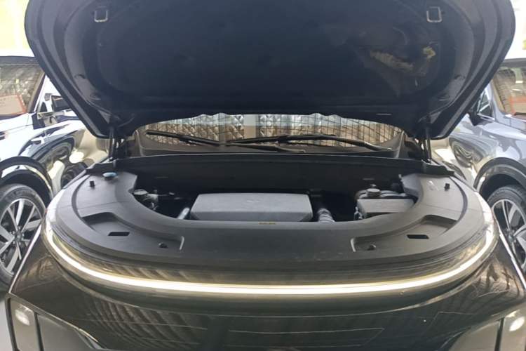 Used Li Auto L7 2023 Pro Model Engine Bay