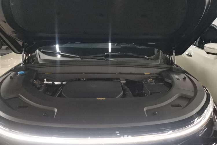 Used Li Auto L7 2023 Pro Model Engine Bay