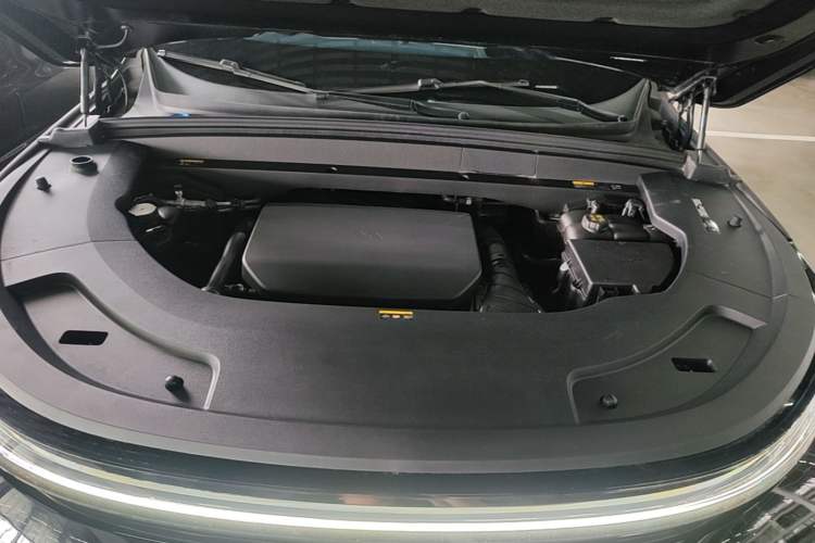 Used Li Auto L7 2023 Pro Model Engine Bay
