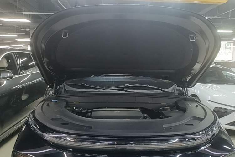 Used Li Auto L7 2023 Air model Engine Bay