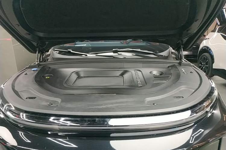 Used Li Auto L7 2023 Pro Model Engine Bay