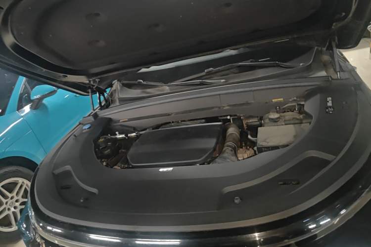 Used Li Auto L7 2023 Pro Model Engine Bay