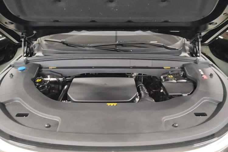 Used Li Auto L7 2023 Pro Model Engine Bay